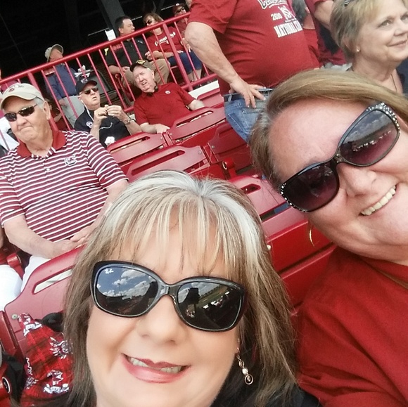 Meet your Posh Ambassador Angela! - Picture 5 of 8